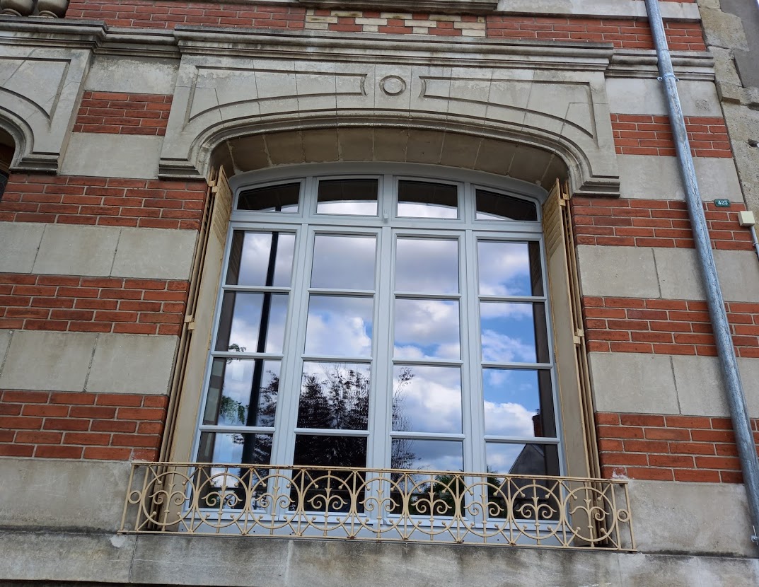 Fenetre 4 Vantaux Avec Imposte Anse De Panier Bois Sur Mesure Vue Exterieur