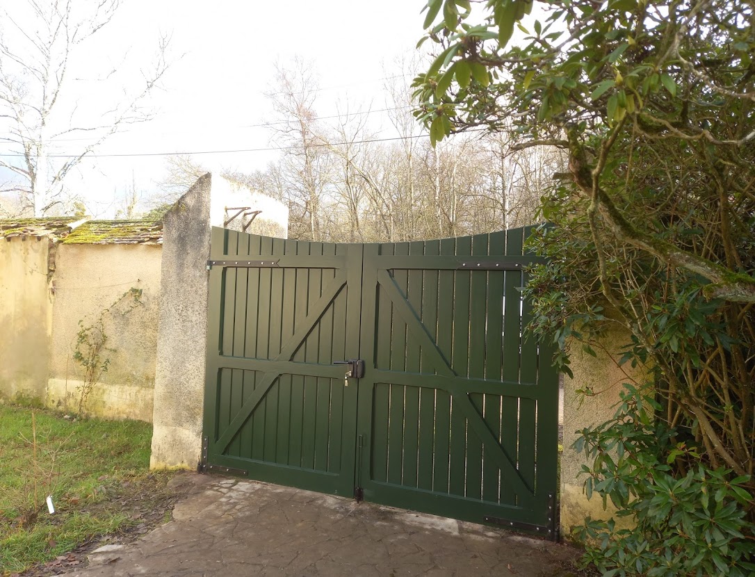 Portail 2 Vantaux Cintre Dessus Frises Bois Sur Mesure Jbs