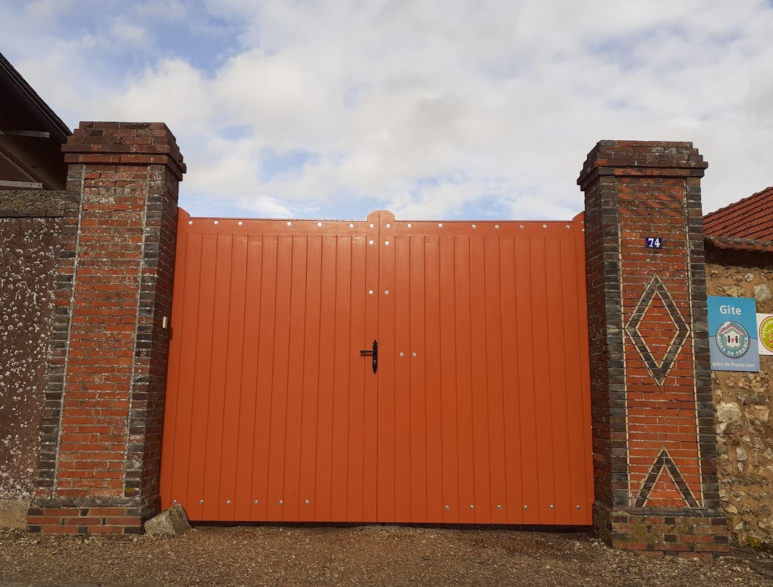 Portail Bois Sur Mesure Finition Ral Exterieur Frises