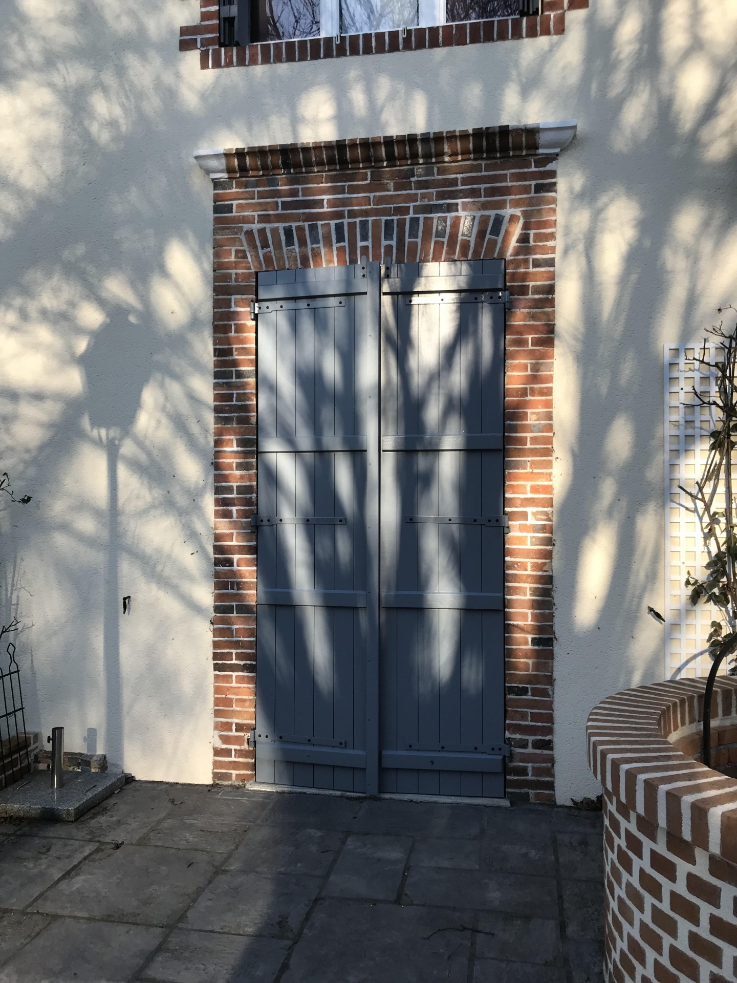 Volets Frises Traverses Queue D Aronde Bois Sur Mesure Fermes